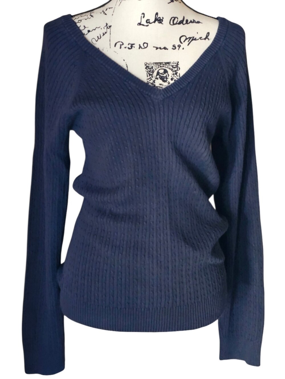 Old Navy Women's Deep Blue V‑Neck Cable Knit Sweater - Picture 4 of 5